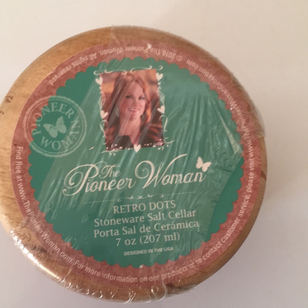 Pioneer woman stoneware salt cellar